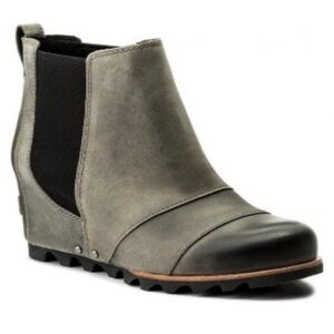 Sorel Lea Wedge Boots in Oiled Leather size 10